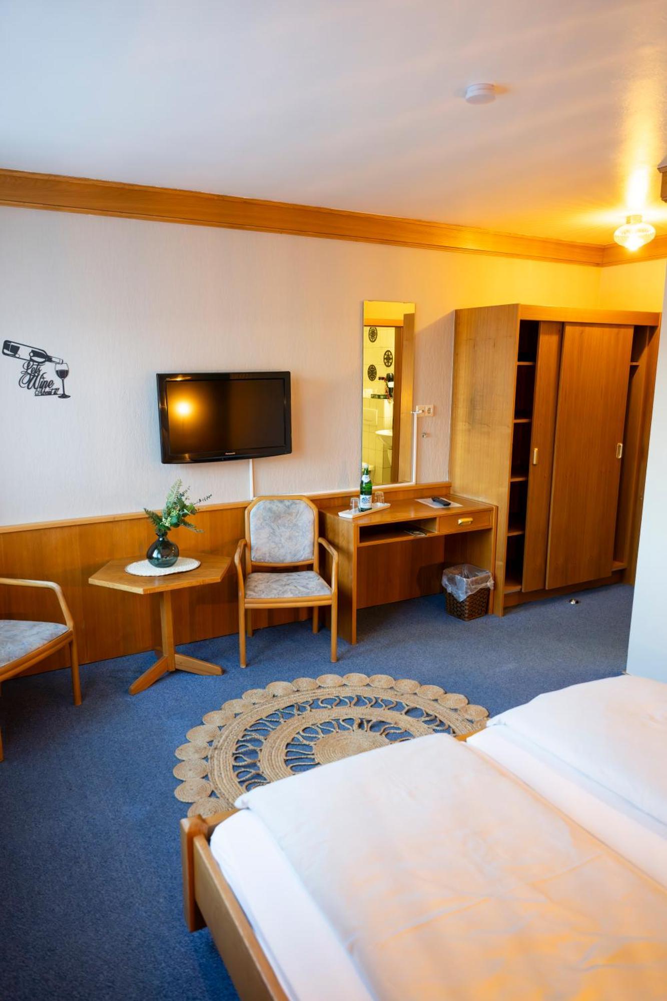 Hotel Guelser Weinstube Кобленц Экстерьер фото
