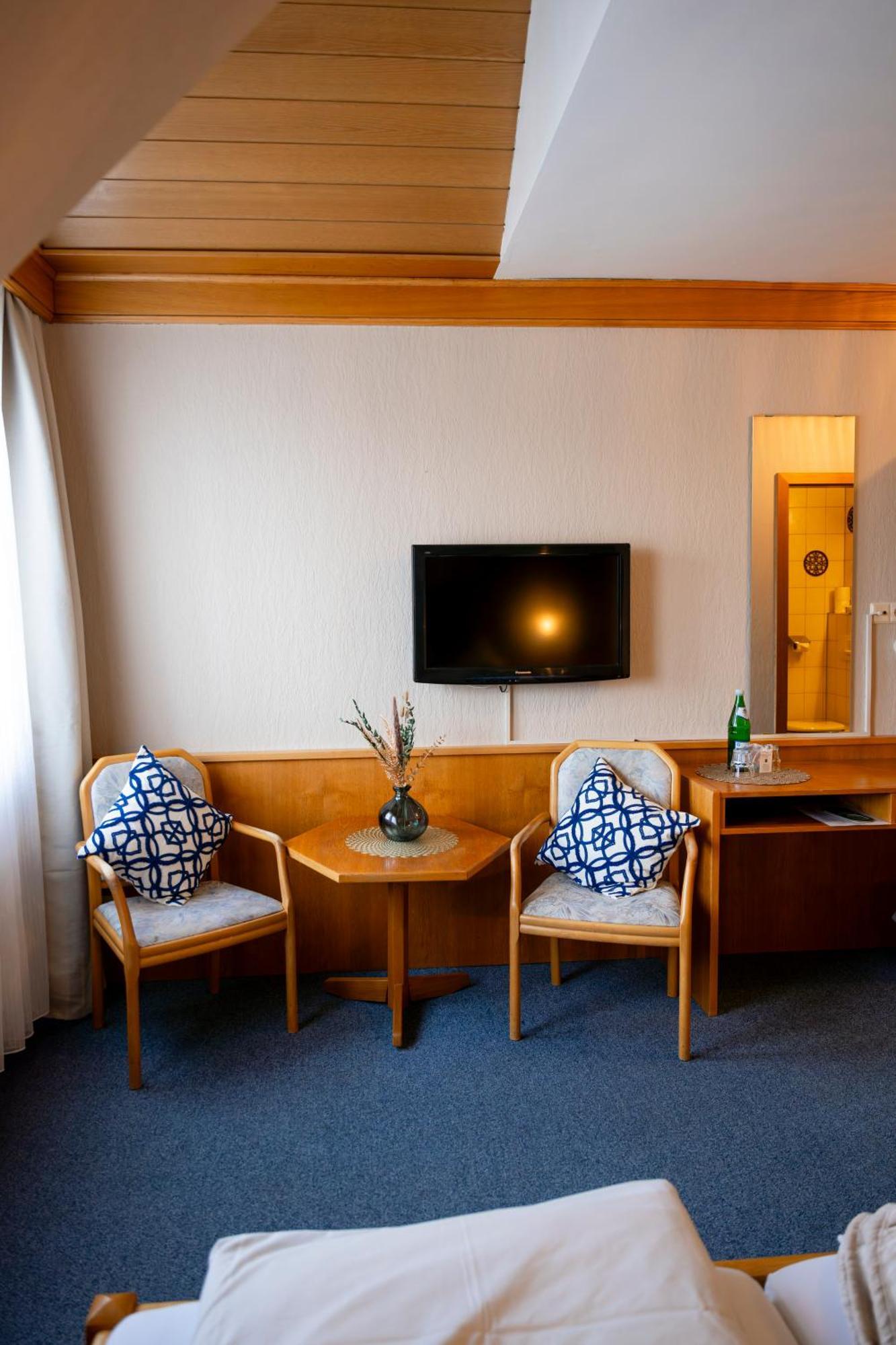 Hotel Guelser Weinstube Кобленц Экстерьер фото