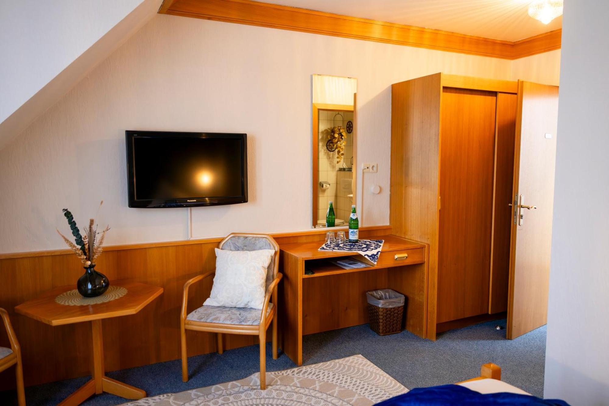 Hotel Guelser Weinstube Кобленц Экстерьер фото